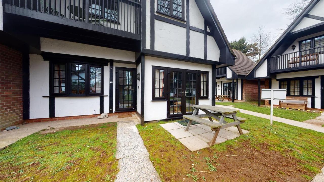 25 Tudor Court, Tolroy Manor Χέιλ Εξωτερικό φωτογραφία